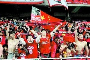 兄弟俩人一时间感慨万千，从小斗到大的两人，在这一刻，忽然涌上了惺惺相惜的感觉。
